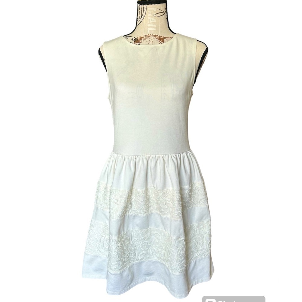 Bar III ivory colored sleeveless dress with lace panels size large